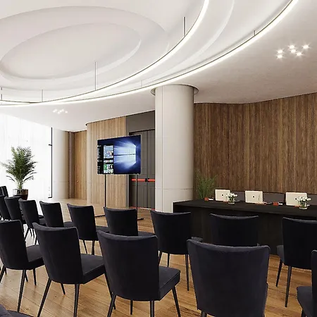 Crowne Plaza By Ihg Hotel