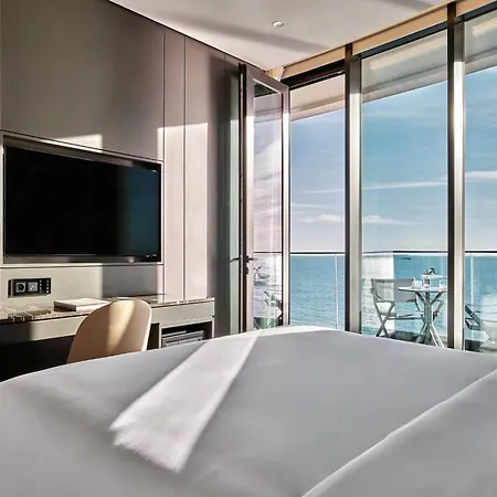Crowne Plaza By Ihg Hotel Durrës