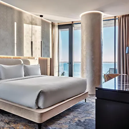 Crowne Plaza By Ihg