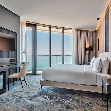 Crowne Plaza By Ihg Hotel 5*