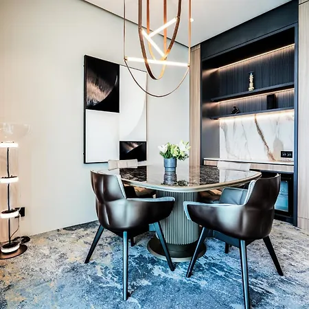 Crowne Plaza By Ihg ホテル