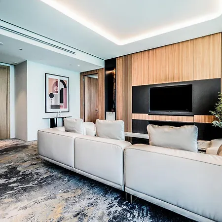 Crowne Plaza By Ihg 5*