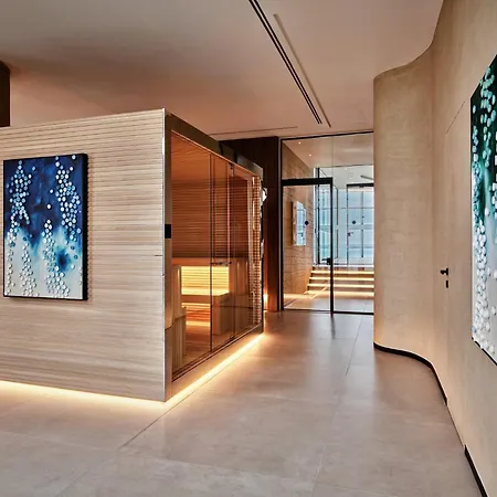 Crowne Plaza By Ihg