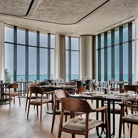 Crowne Plaza By Ihg 5*