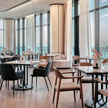 Crowne Plaza By Ihg Hotel