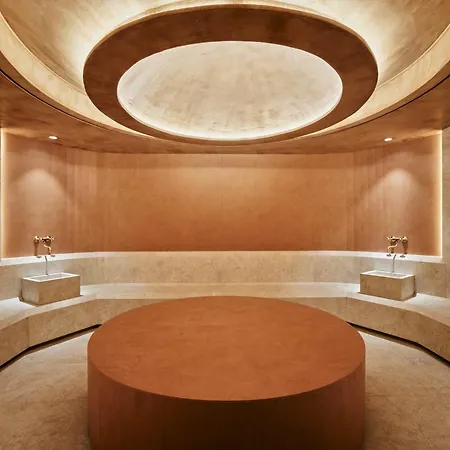 Crowne Plaza By Ihg 5*