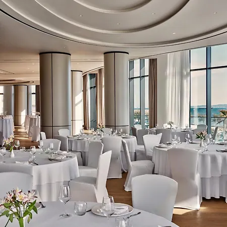 Crowne Plaza By Ihg 5* ドゥラス
