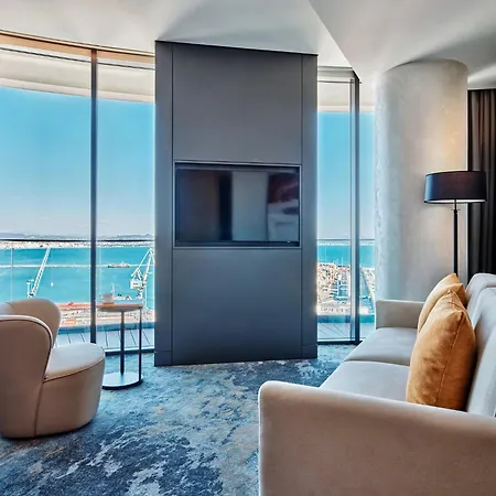 ホテル Crowne Plaza By Ihg 5*