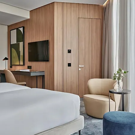Hotel Crowne Plaza By Ihg Durrës