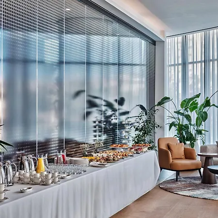 ホテル Crowne Plaza By Ihg ドゥラス