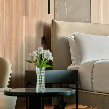 Crowne Plaza By Ihg