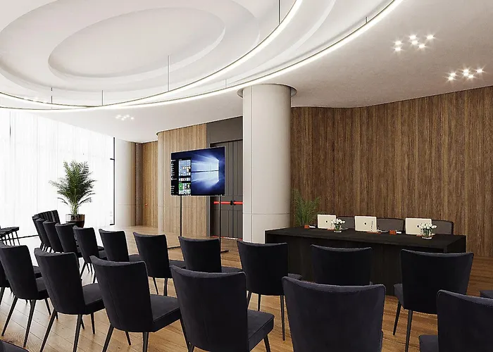 Crowne Plaza By Ihg Hotel